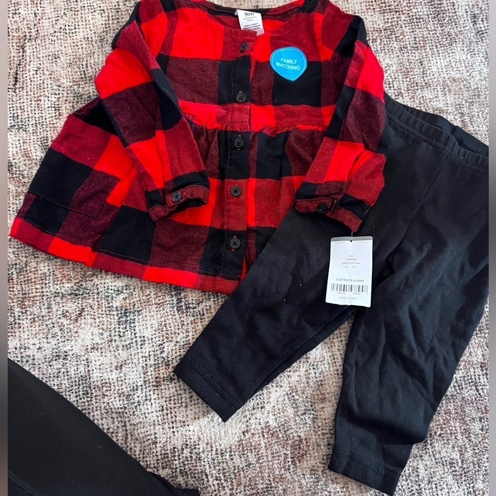 Carter’s Holiday Outfit Size 9 Months 🎅🏼